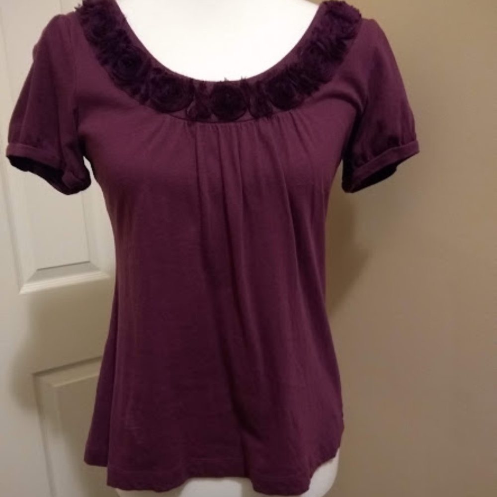 Loft - Medium P- plum colored tee with flower neck